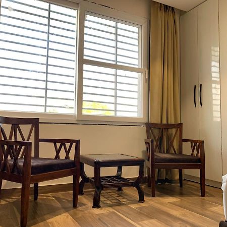Hotel Alpine Plaza Shāhpur Екстериор снимка