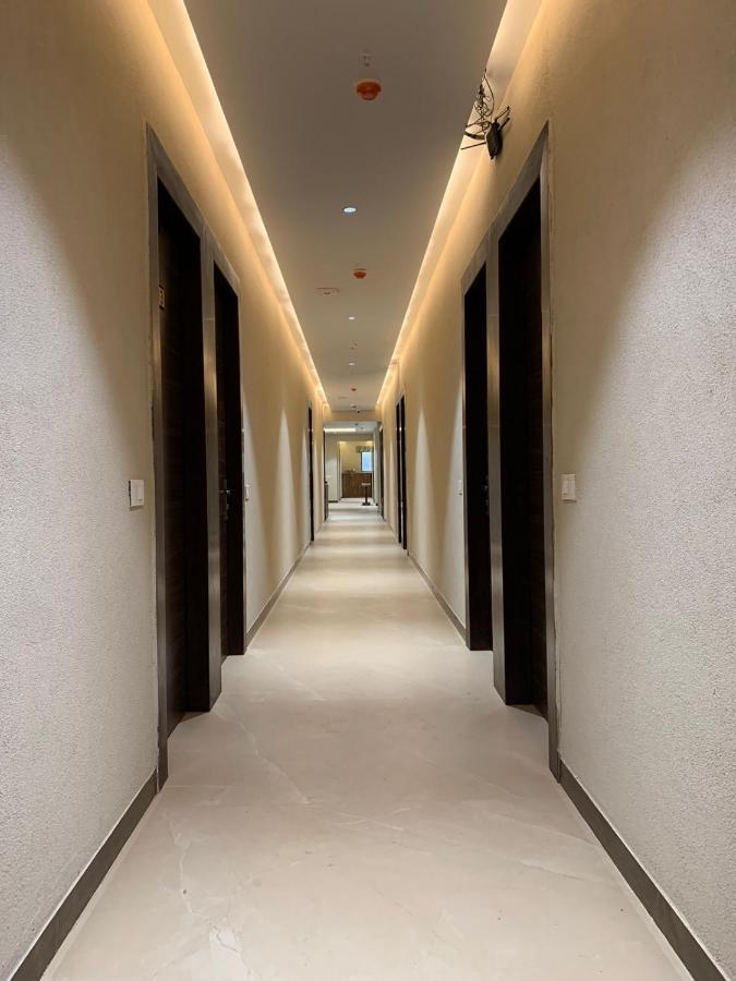 Hotel Alpine Plaza Shāhpur Екстериор снимка